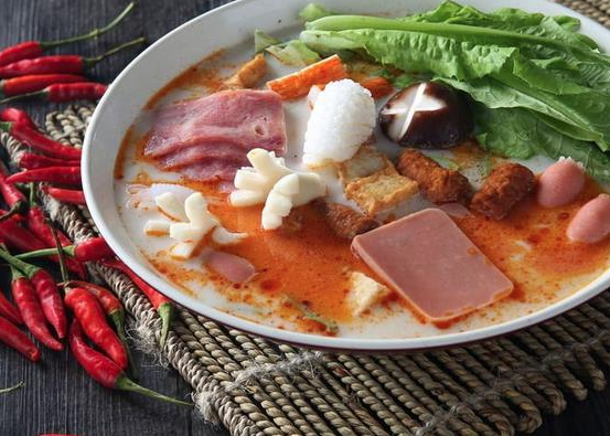 功夫煮骨湯麻辣燙加盟